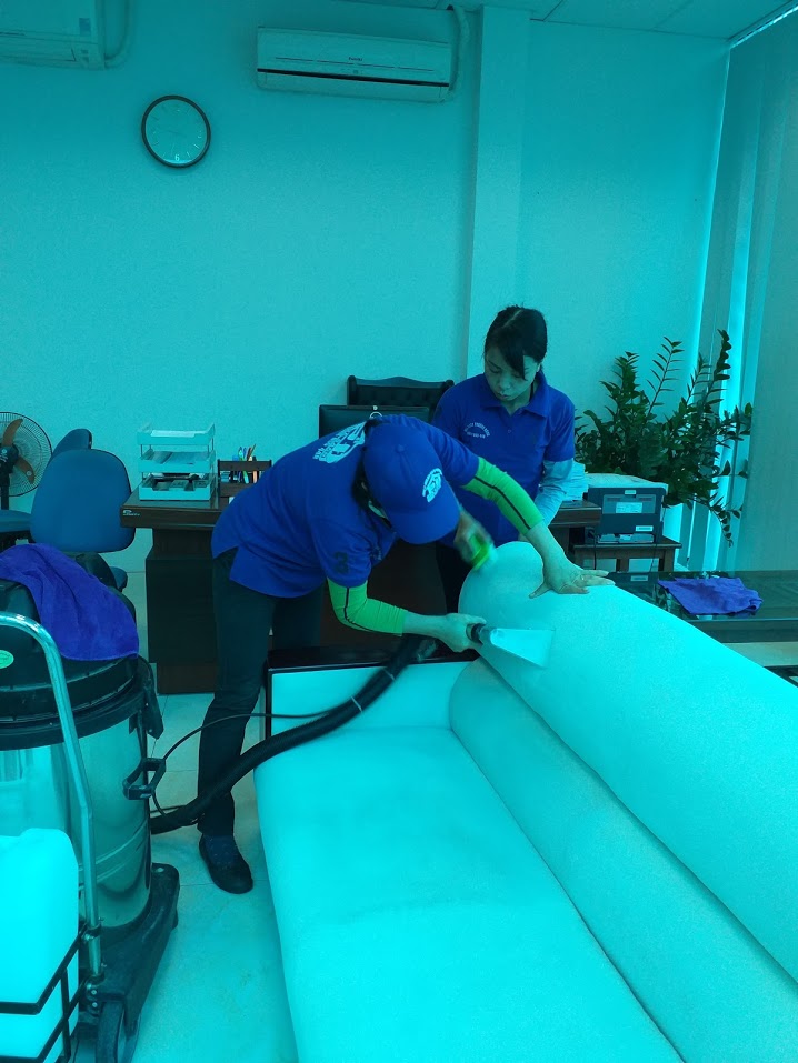Giặt ghế sofa văn phòng tại Hạ Long
