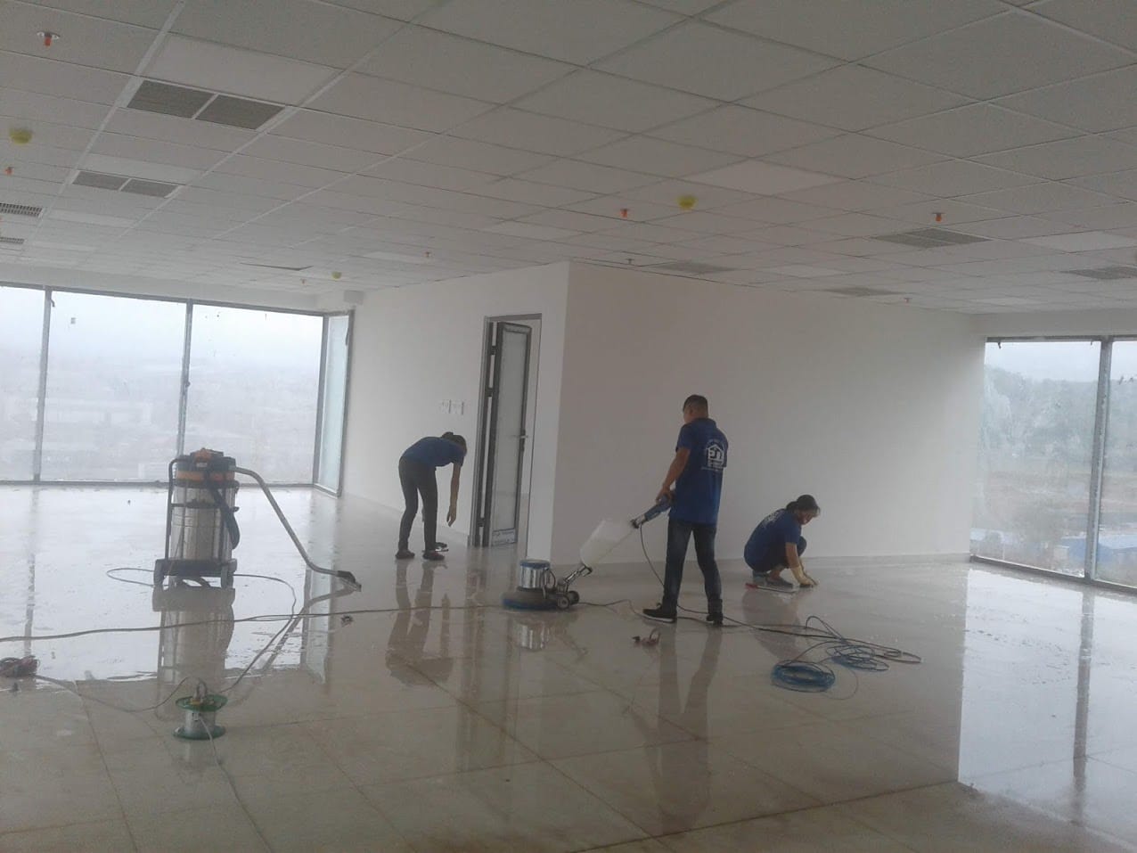 Vệ sinh sàn nhà sau xây dựng